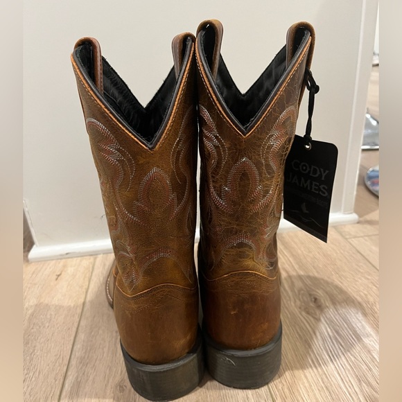 Cody James Men's Brown Cowboy Boots - Picture 4 of 5